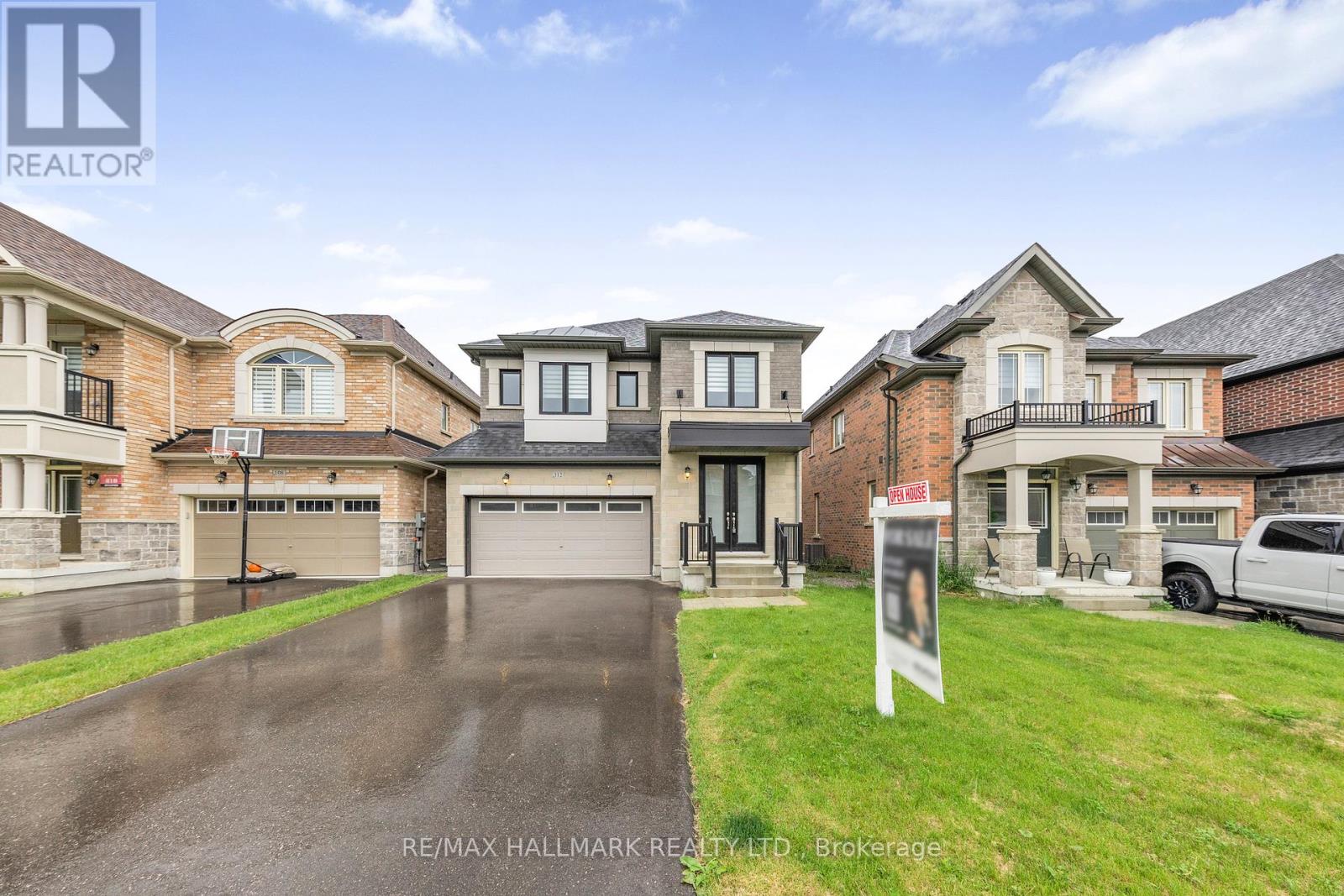 112 Carriage Shop Bnd, East Gwillimbury Queensville, ON L9N 0Y3