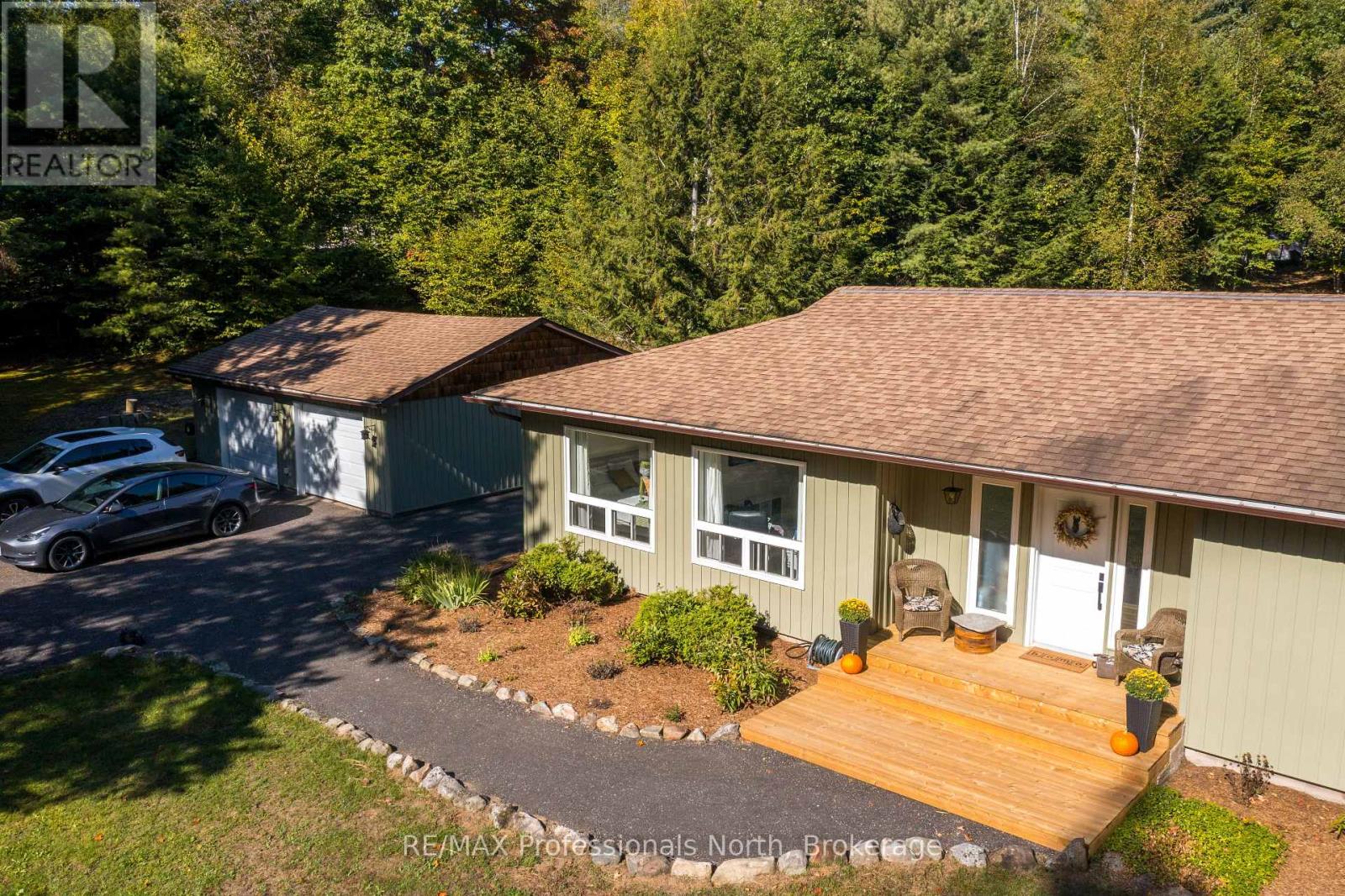 106 Ladell Heights Cres, Huntsville, ON P0B 1L0