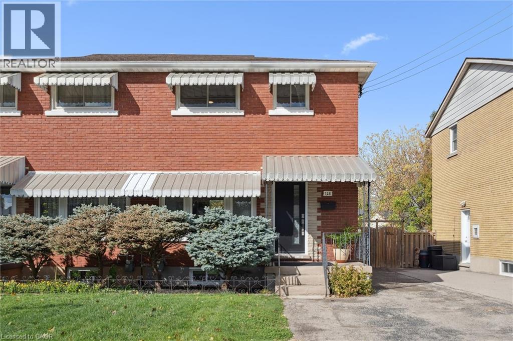 128 Donald St, Kitchener, ON N2B 3G8