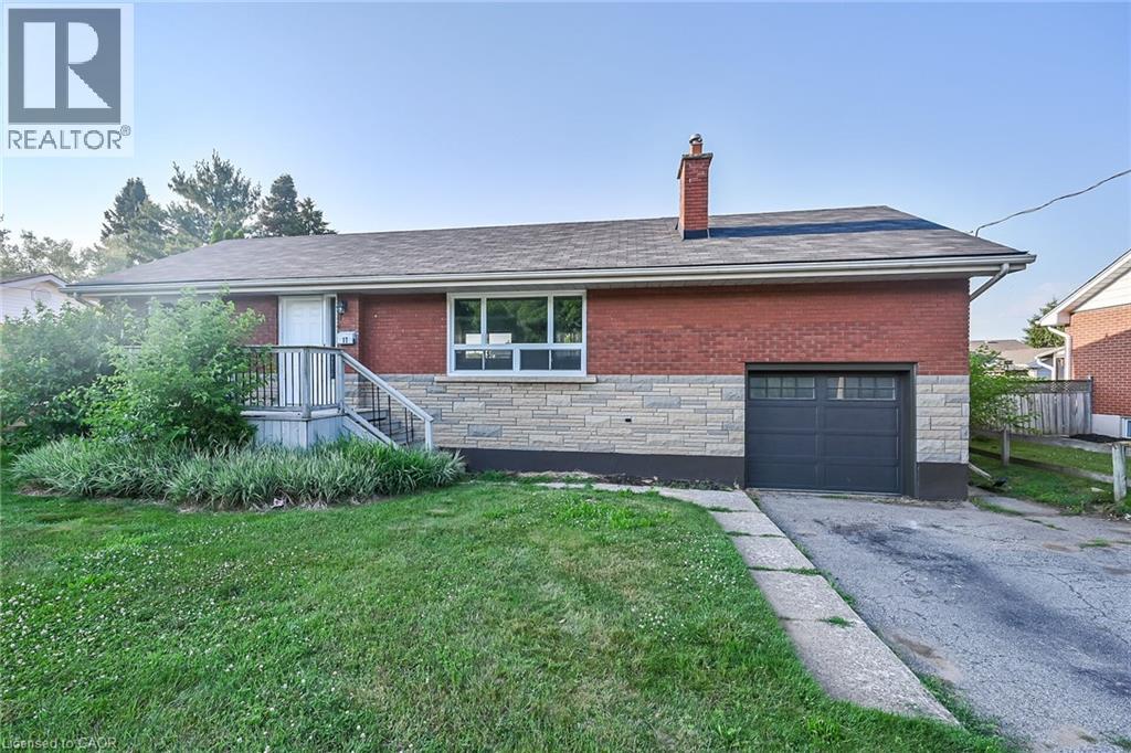 17 Brierwood Ave, Grimsby, ON L3M 1J5