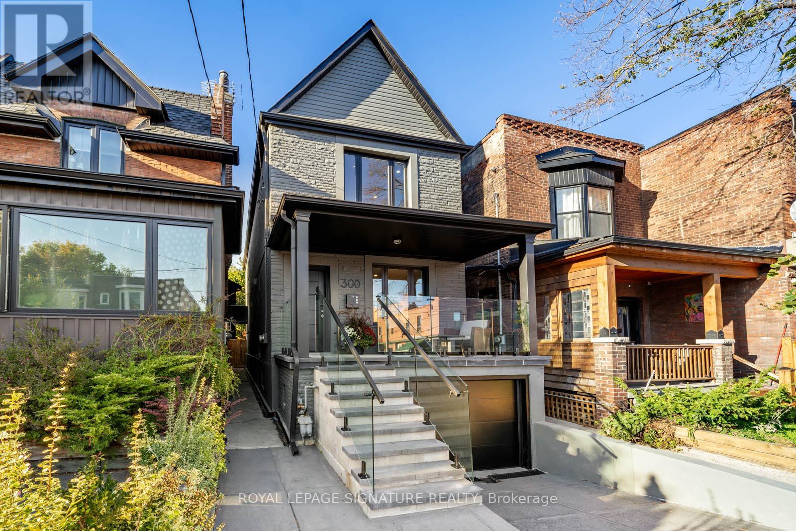 300 Wallace Ave, Toronto Dovercourt-wallace Emerson-junction, ON M6P 3N4
