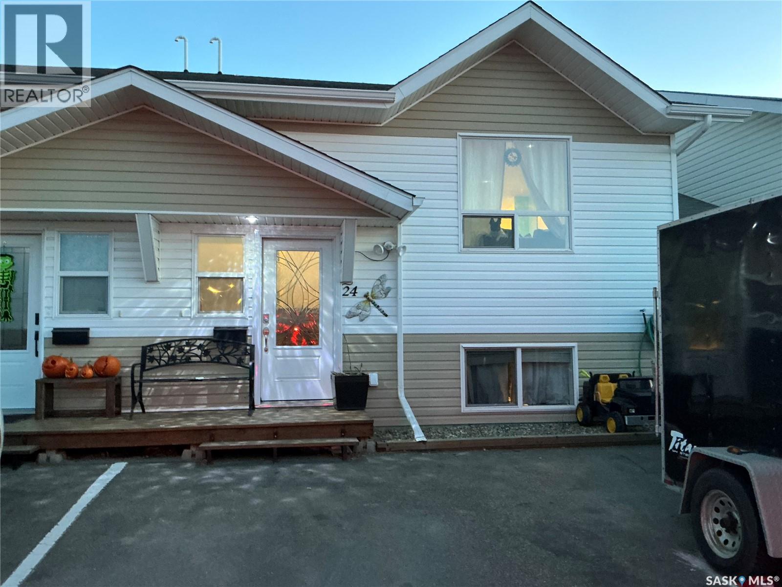 200 Hiebert Crescent Unit 24, Martensville, SK S0K 2T2