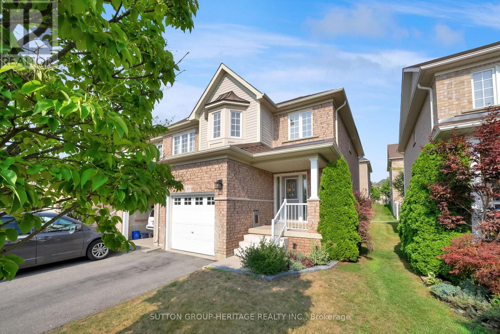 38 460 Woodmount Dr, Oshawa, ON L1K 0K3