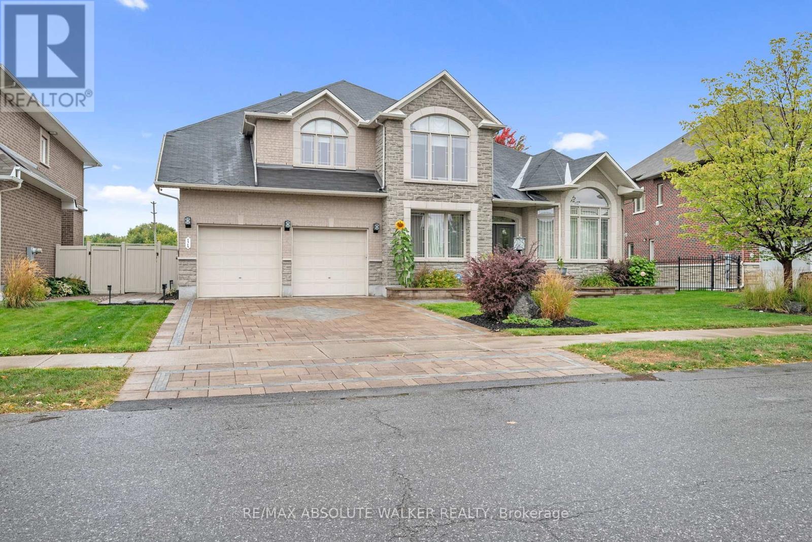 11 Tradewinds Dr, Ottawa, ON K2G 6Y4
