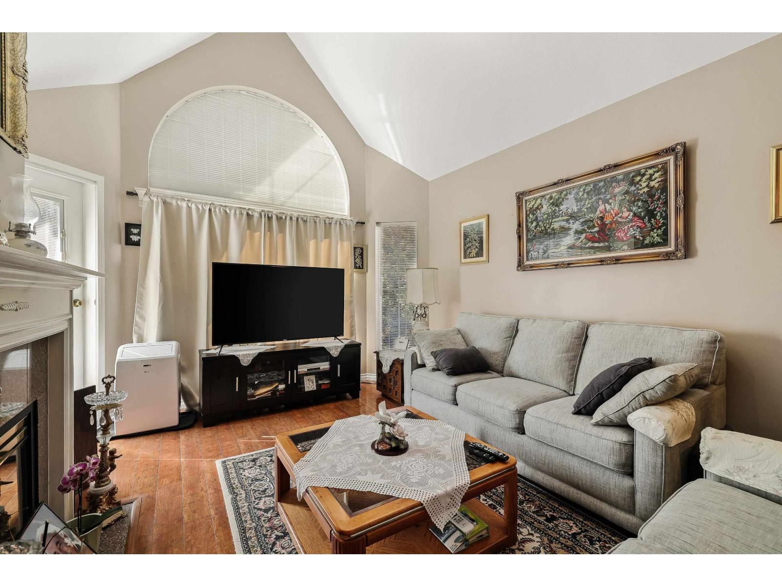 7435 121a Street Unit 408, Surrey, BC V3W 0W8