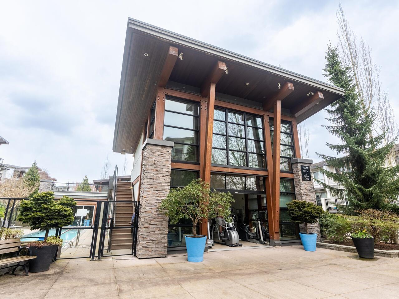 6688 120 Street Unit 211, Surrey, BC V3W 1T8