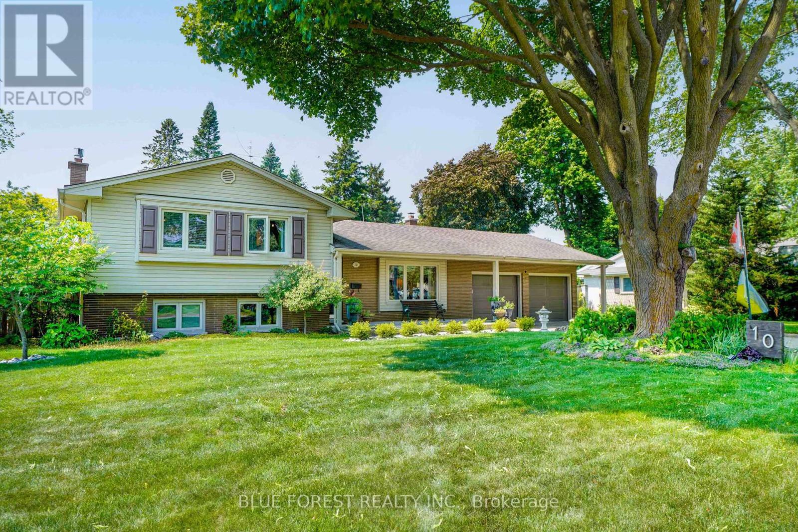10 Gustin Ave, London, ON N6P 1C2