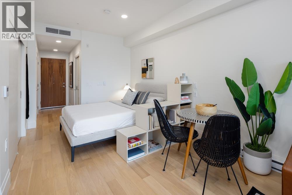 2550 Garden Drive Unit 407, Vancouver, BC V5N 4X6