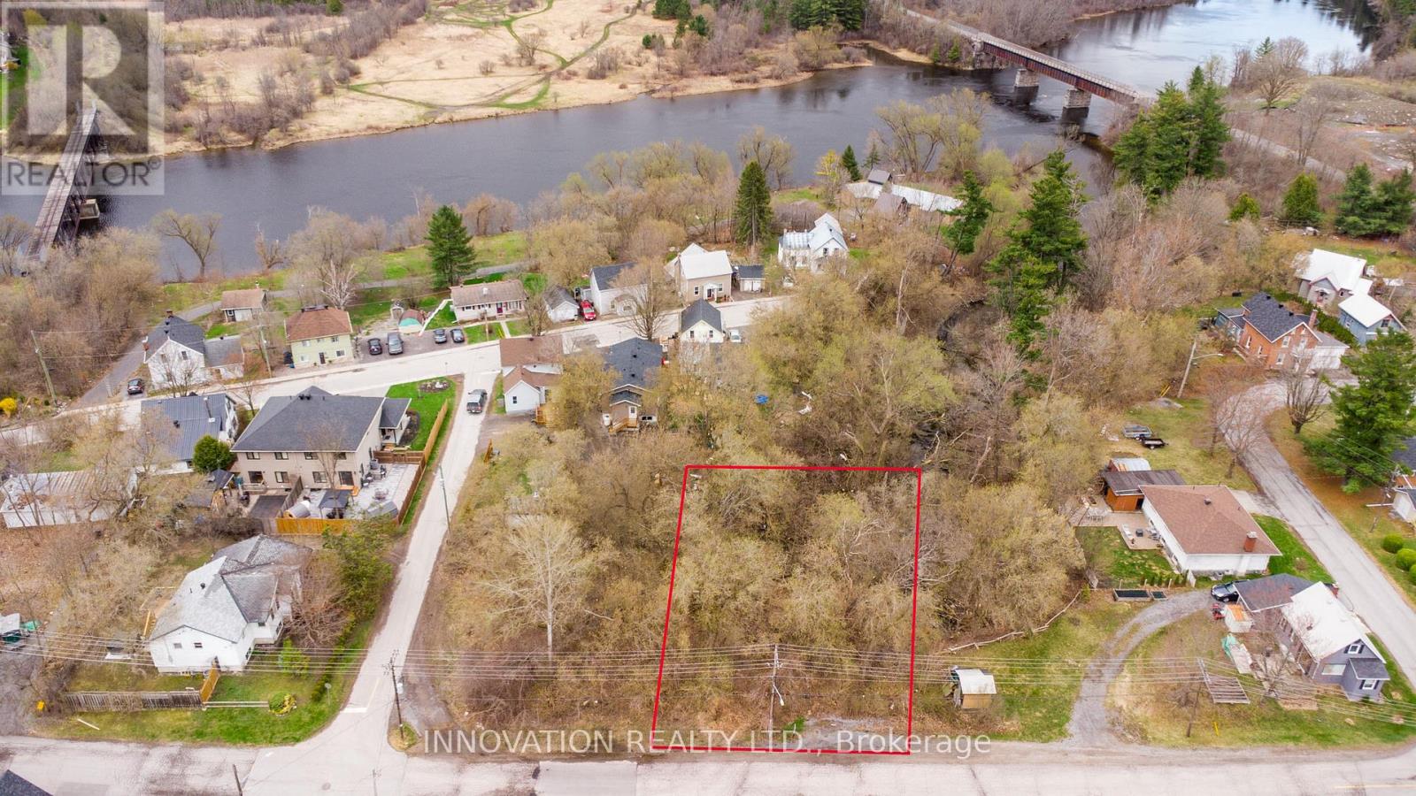 56 Thomas St N, Arnprior, ON K7S 1J3
