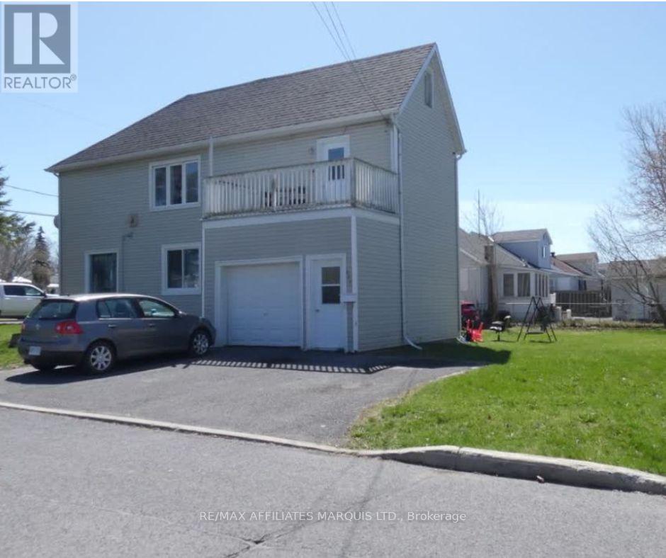 141 Cornwallis Ave, Cornwall, ON K6H 2S3