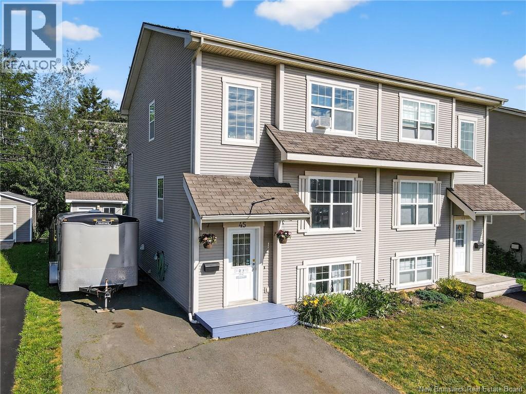 45 Sunshine Dr, Moncton, NB E1G 2A3