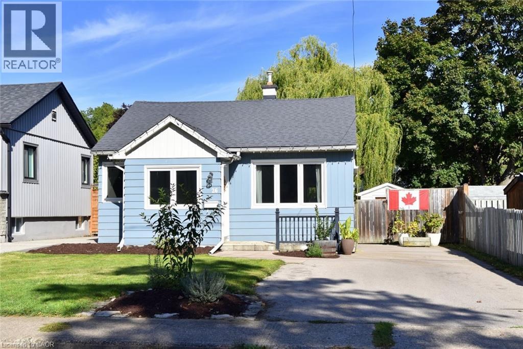 26 Spencer Ave, Dundas, ON L9H 1E8