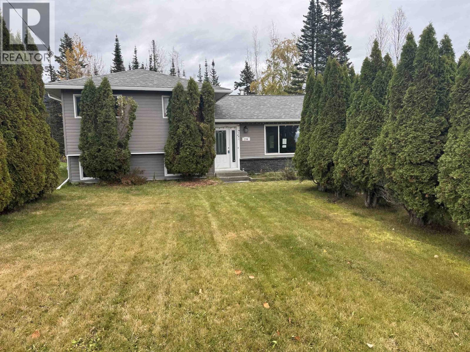 234 Centennial Dr, Mackenzie, BC V0J 2C0
