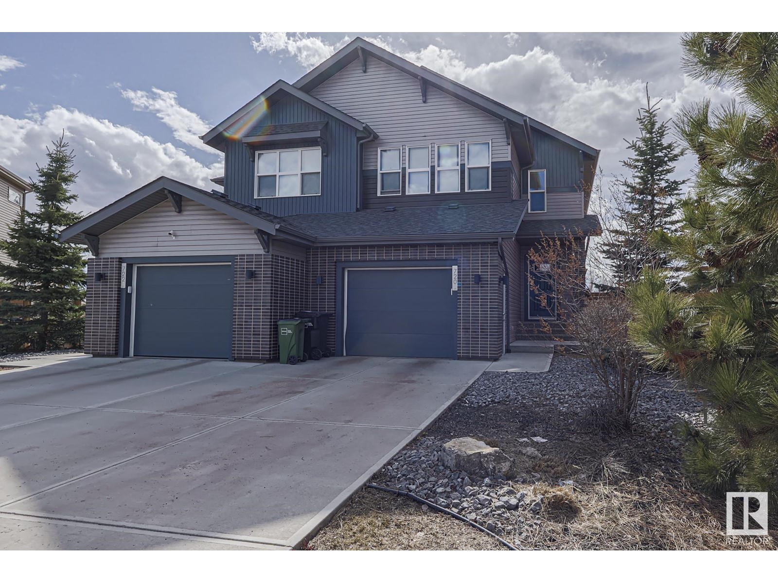720 Charlesworth Way SW, Edmonton, AB T6X 2E9