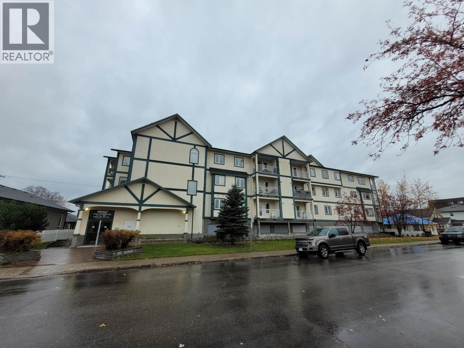 1693 6th Avenue Unit 301, Prince George, BC V2L 3N5