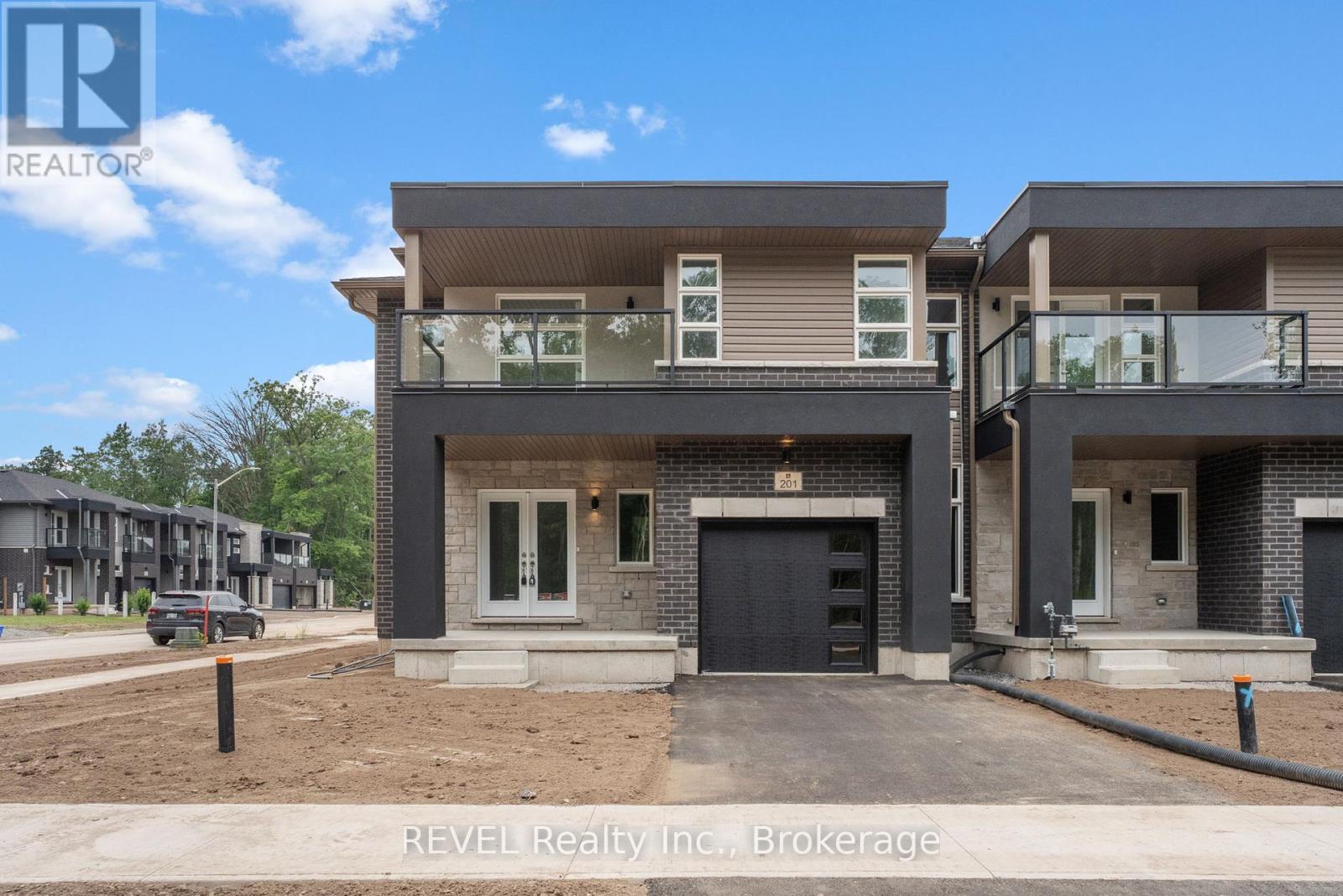 201 Wells Ave, Fort Erie, ON L0S 1N0
