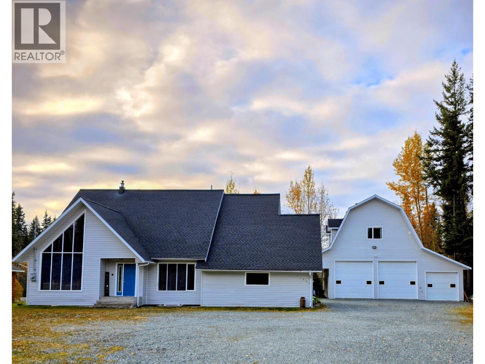 10955 Charles Dr, Prince George, BC V2N 6V8