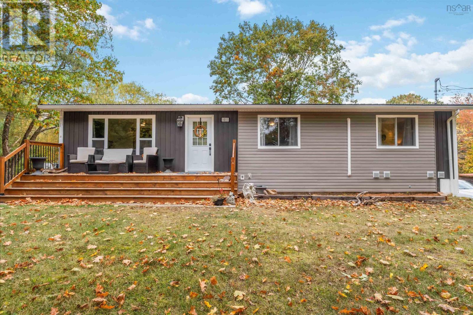 1011 Lone Pine Dr, Centreville, NS B0P 1J0
