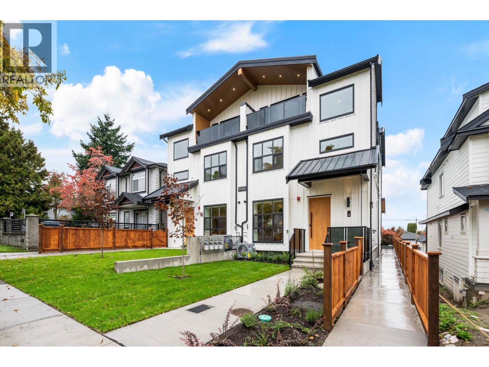 3065 Charles Street Unit 3, Vancouver, BC V5K 3B6