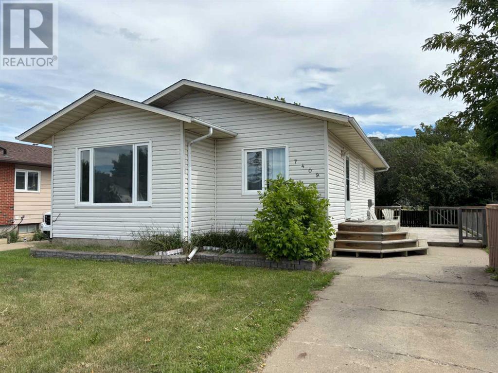 98 Street Unit 7409 #b, Peace River, AB T8S 1B5