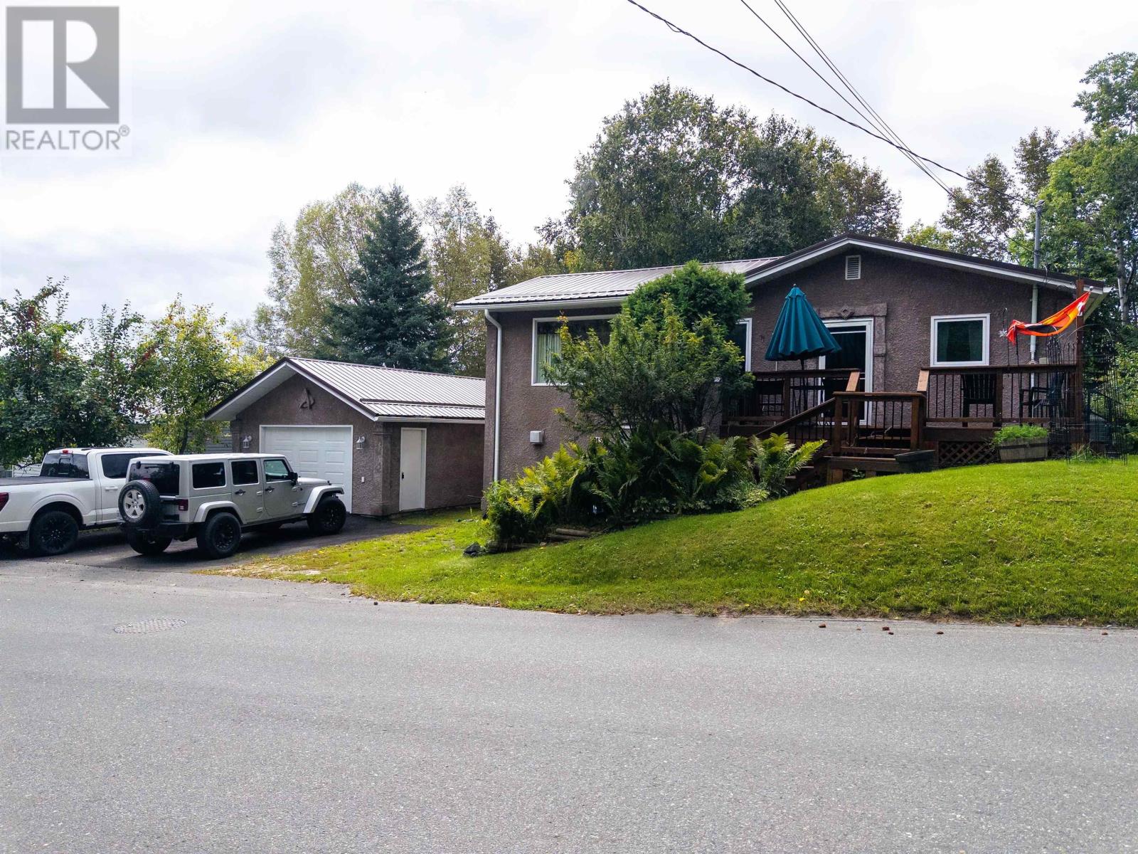 1915 Ninth St N, Kenora, ON P9N 4H9