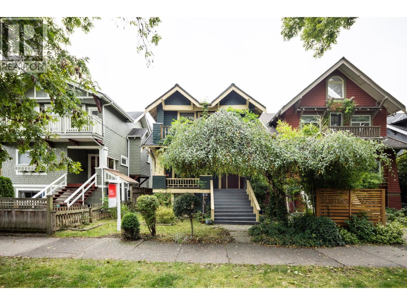 2239 Stephens St, Vancouver, BC V6K 3W5
