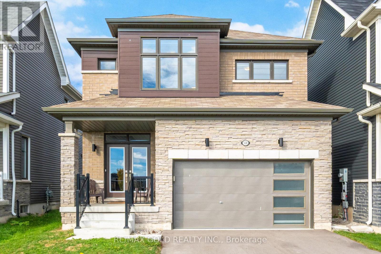 128 Whithorn Cres, Haldimand, ON N3W 0G4