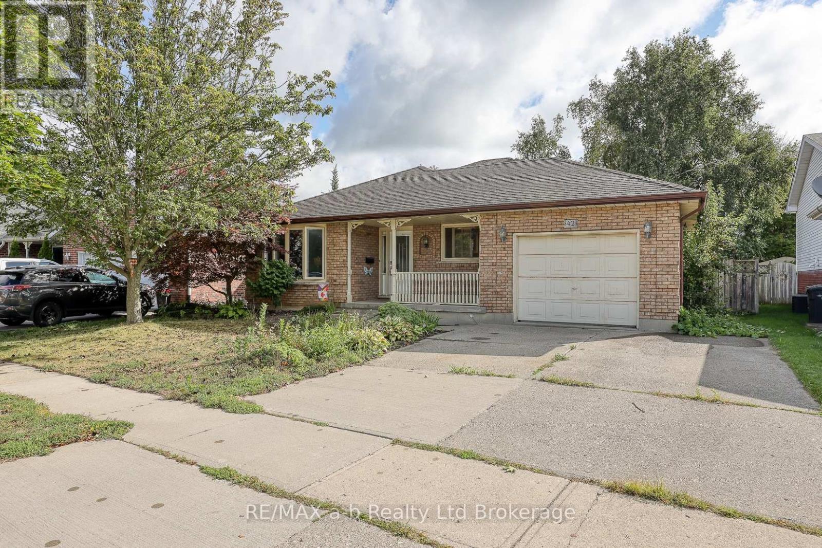 42 John Davies Dr, Woodstock, ON N4T 1N3