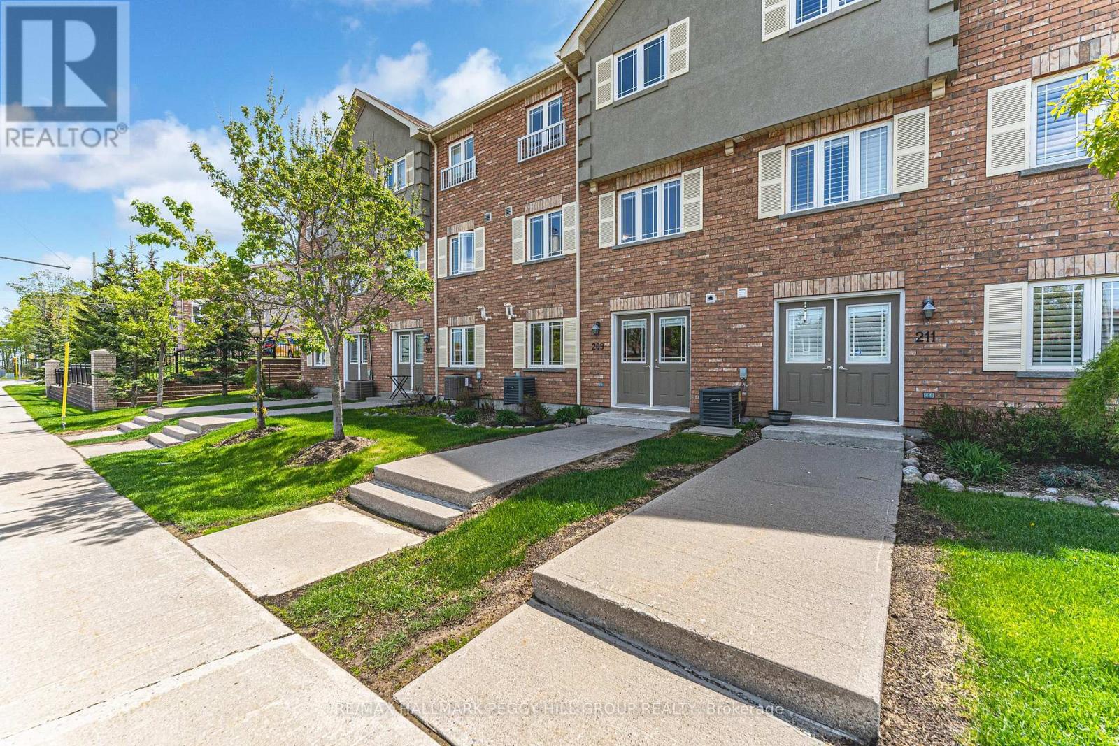 35 209 Harvie Rd, Barrie Holly, ON L4N 9P8