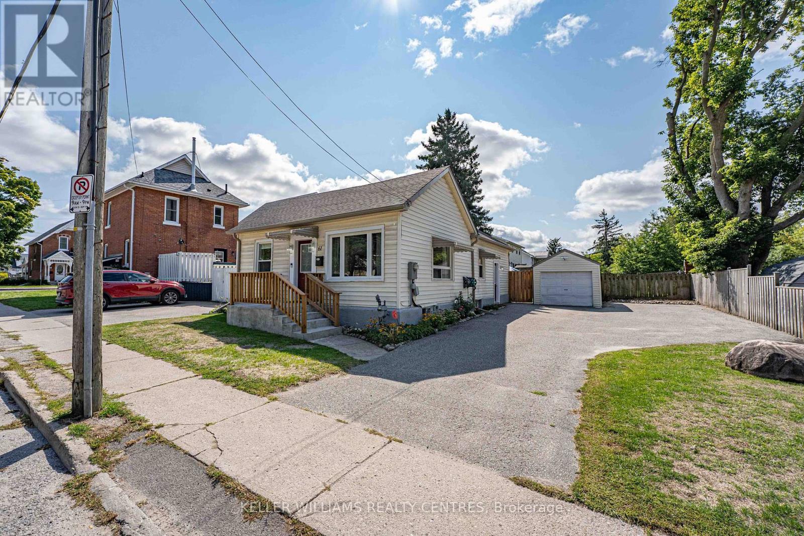 61 Victoria St, Barrie, ON L4N 3C4