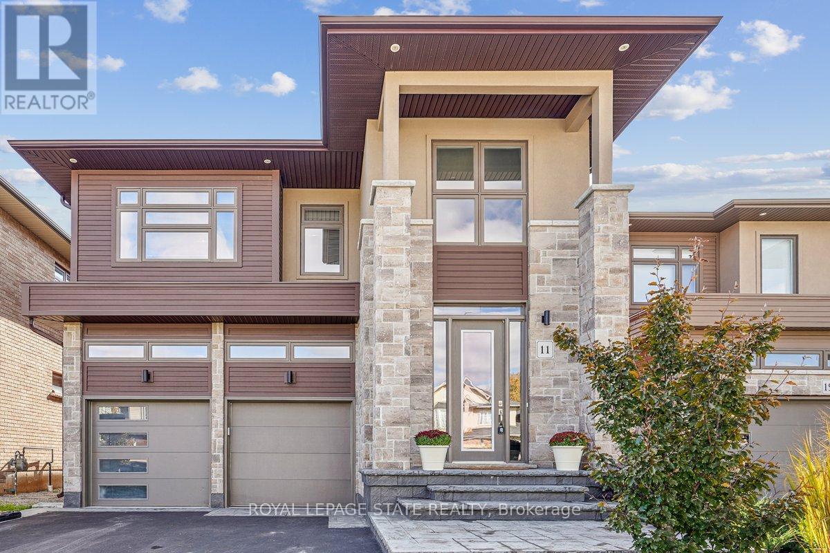 11 Secinaro Ave, Hamilton, ON L9G 0C6