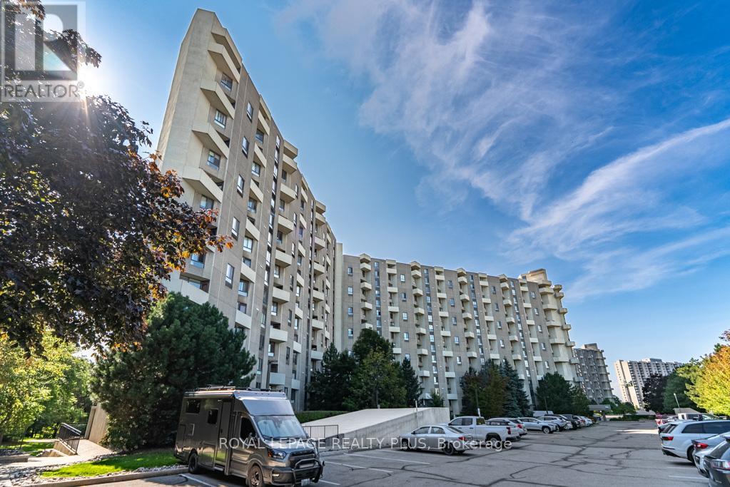 284 Mill Rd, Toronto, ON M9C 4W6