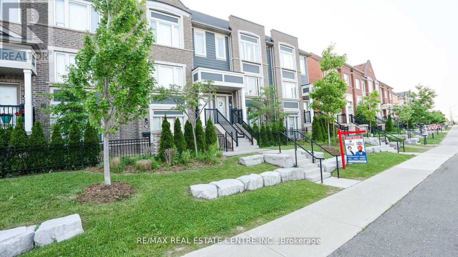 77 250 Sunny Meadow Blvd, Brampton, ON L6R 3Y7