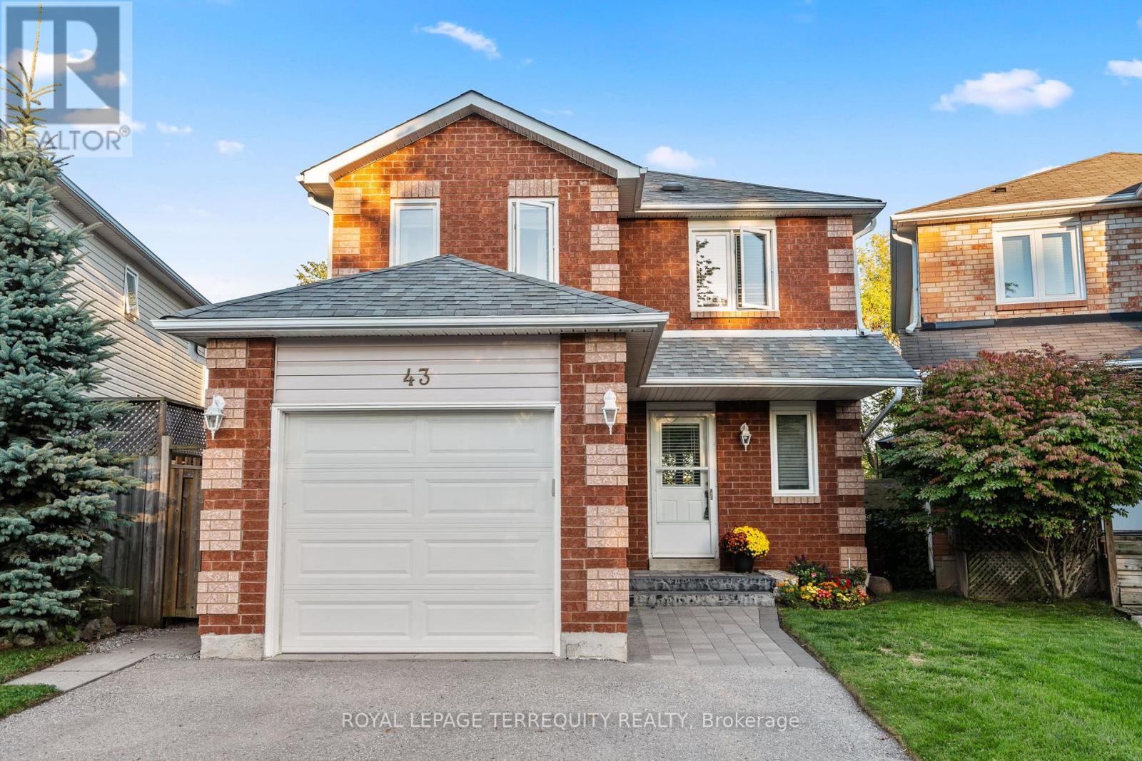 43 Champine Sq, Clarington, ON L1C 4W1