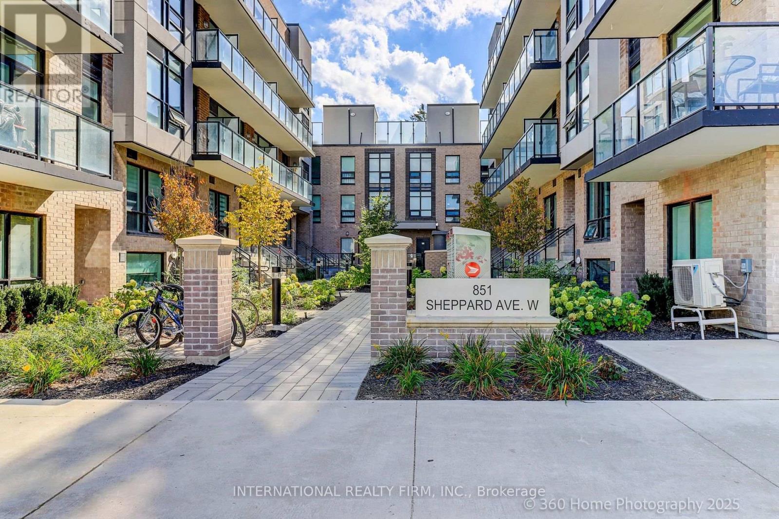 12 851 Sheppard Ave W, Toronto Clanton Park, ON M3H 0G2