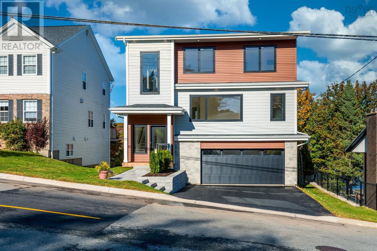 71 Sinclair St, Dartmouth, NS B2Y 1R7