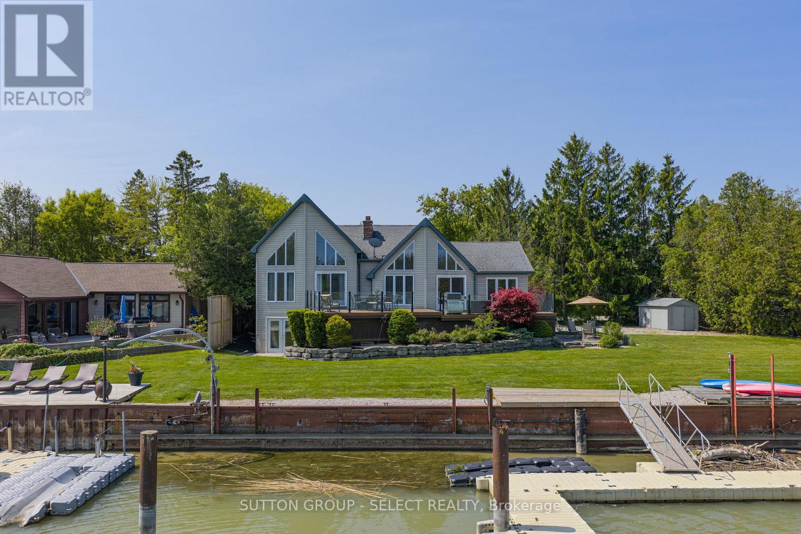 7474 Riverside Dr, Lambton Shores, ON N0M 2L0