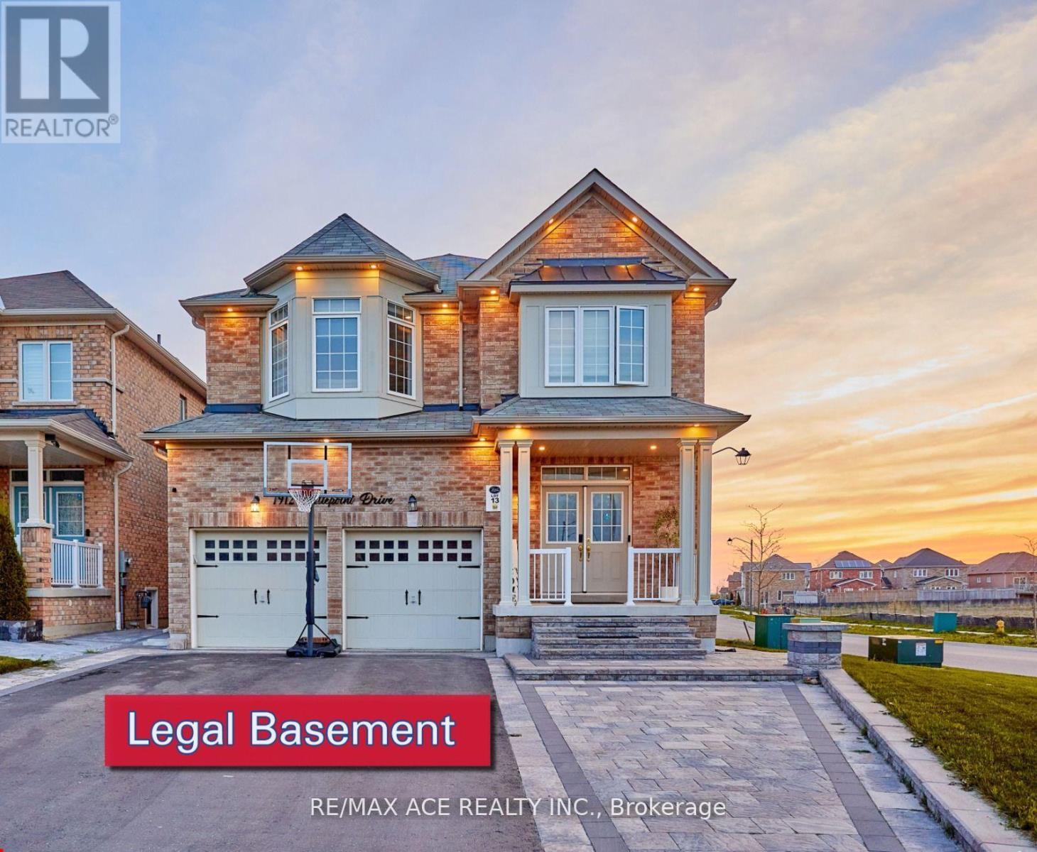 1912 Castlepoint Dr, Oshawa, ON L1K 0P2