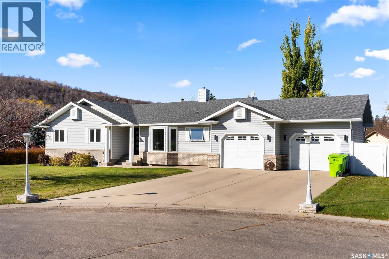 1 Mission Pl, Fort Qu'Appelle, SK S0G 1S0