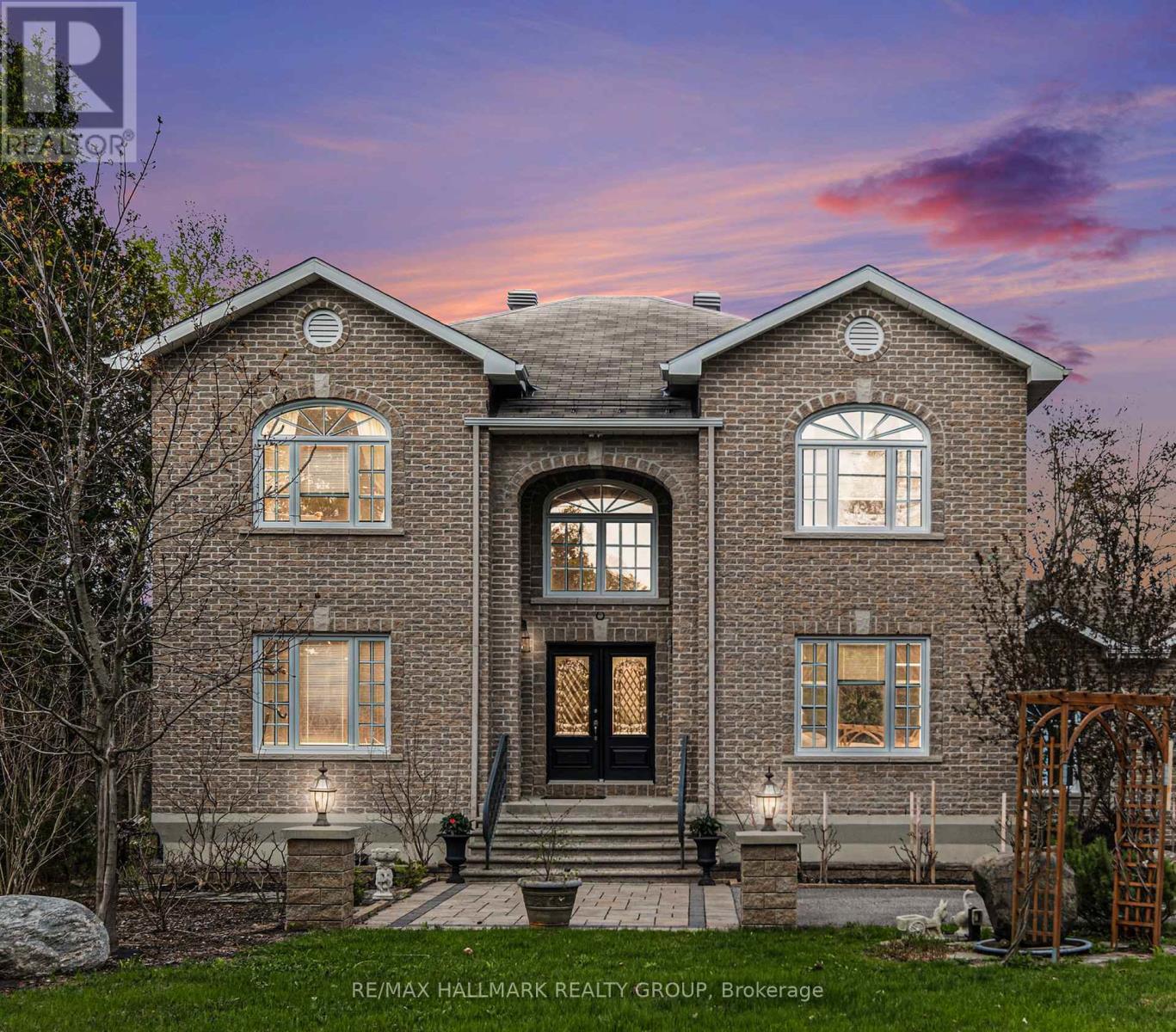 4633 Albion Rd, Ottawa, ON K1X 1A4