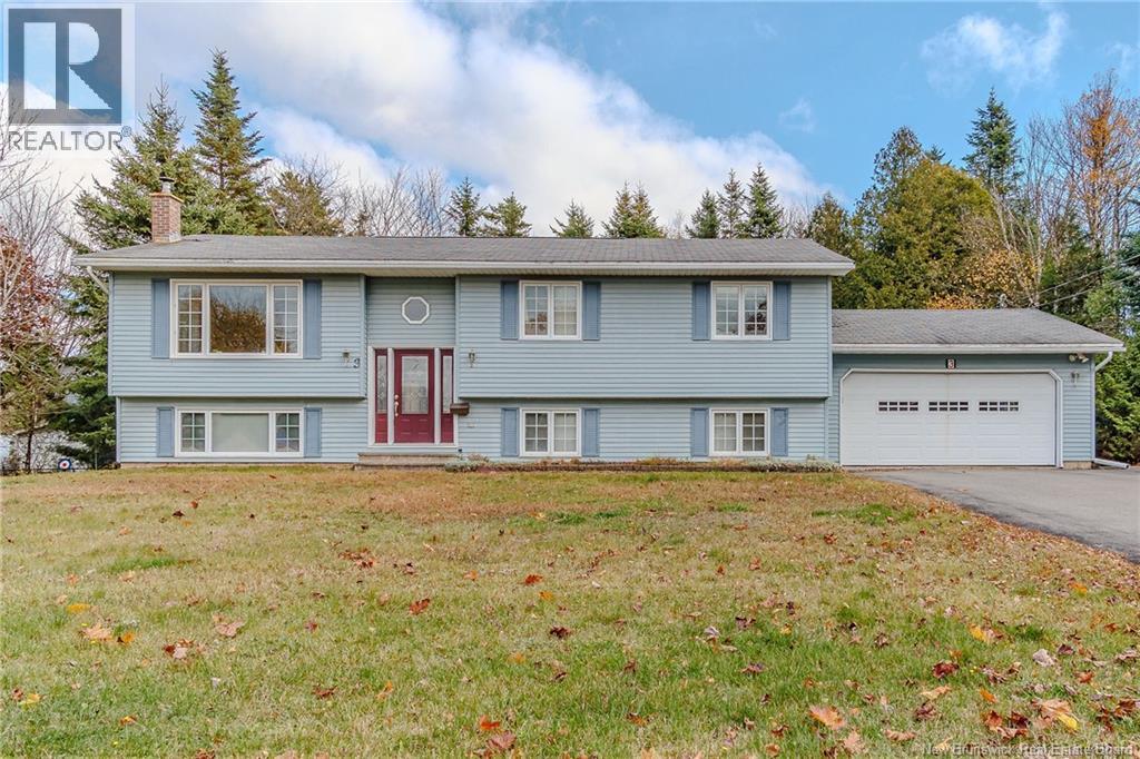 3 Chinook Ln, Rothesay, NB E2E 4X6