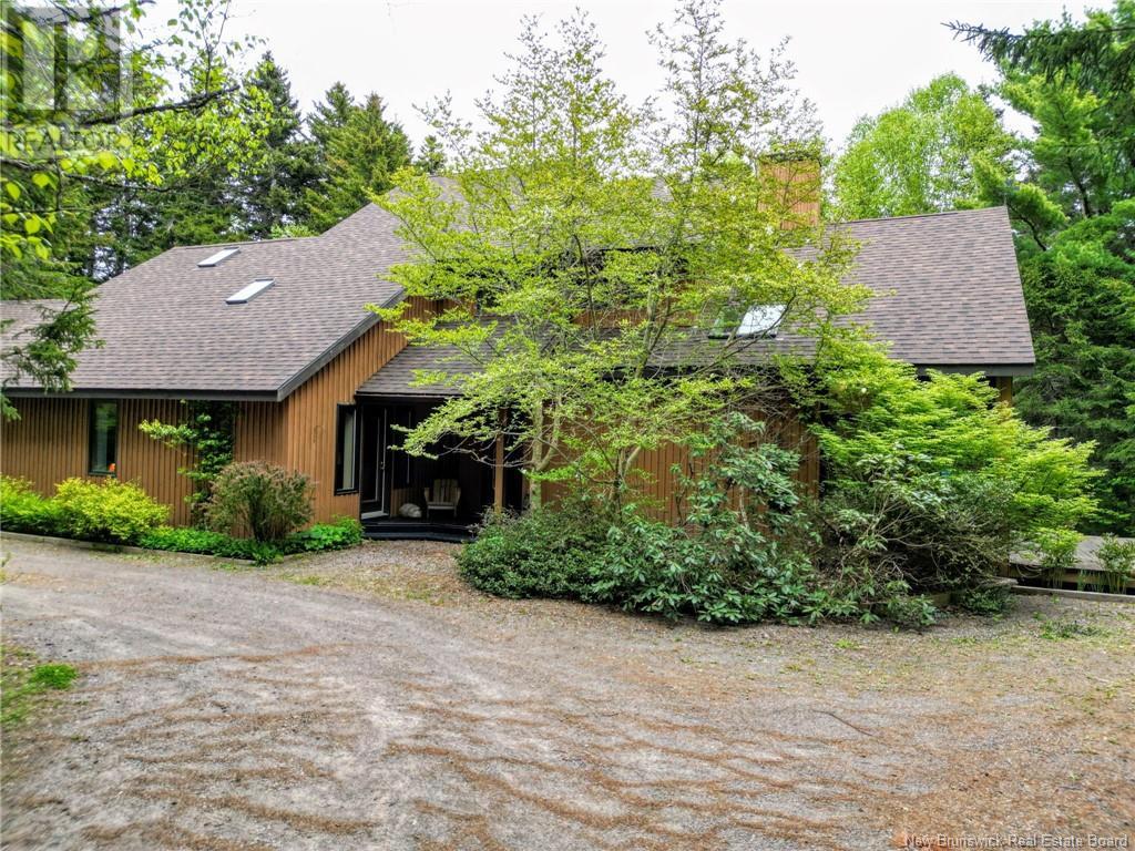 29 Woodlane Dr, Sackville, NB E4L 3L4