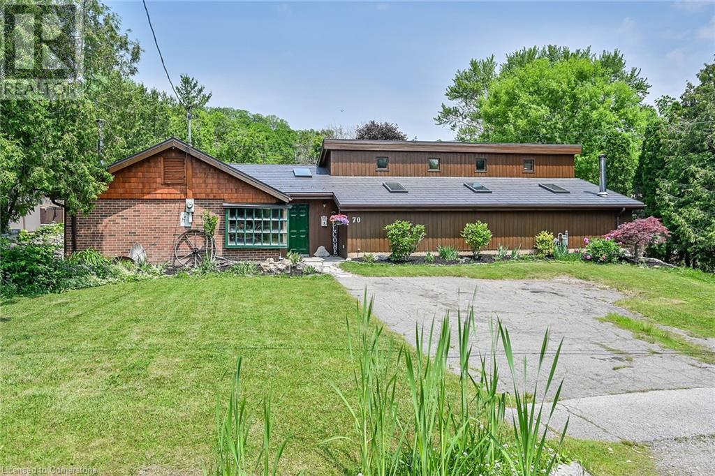 70 Home St, Dundas, ON L9H 5W3