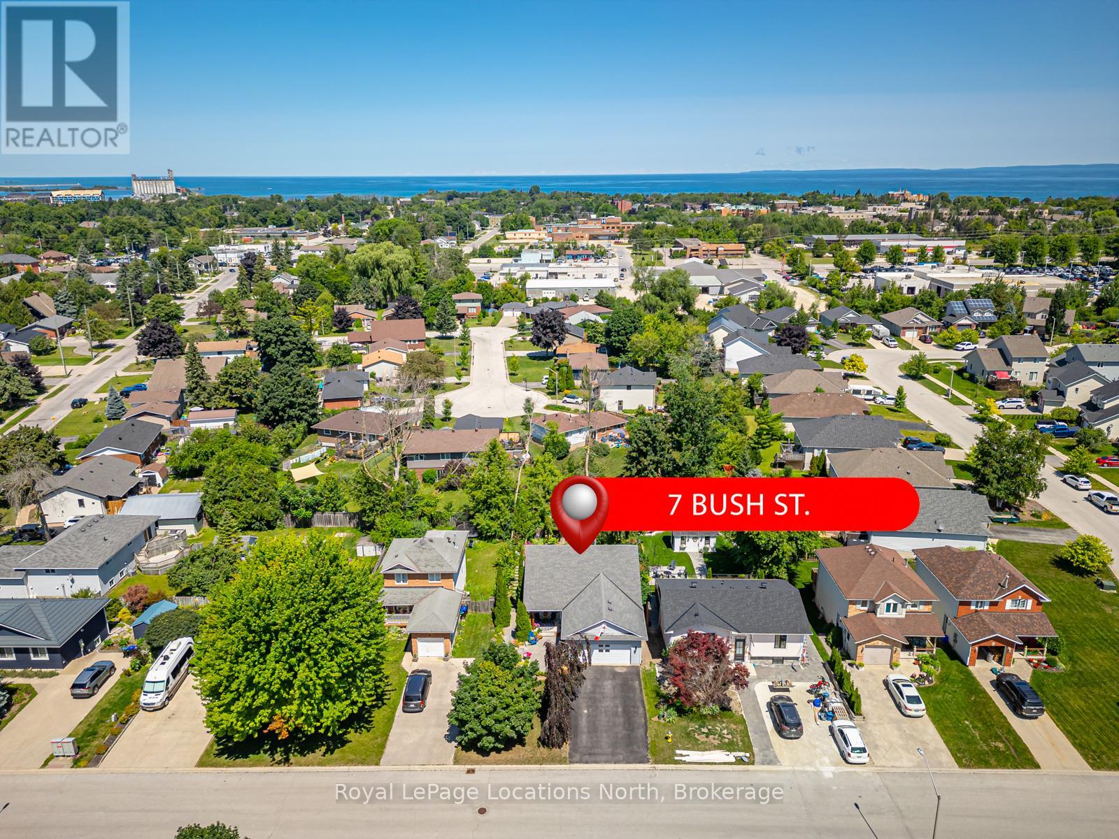7 Bush St, Collingwood, ON L9Y 4S9