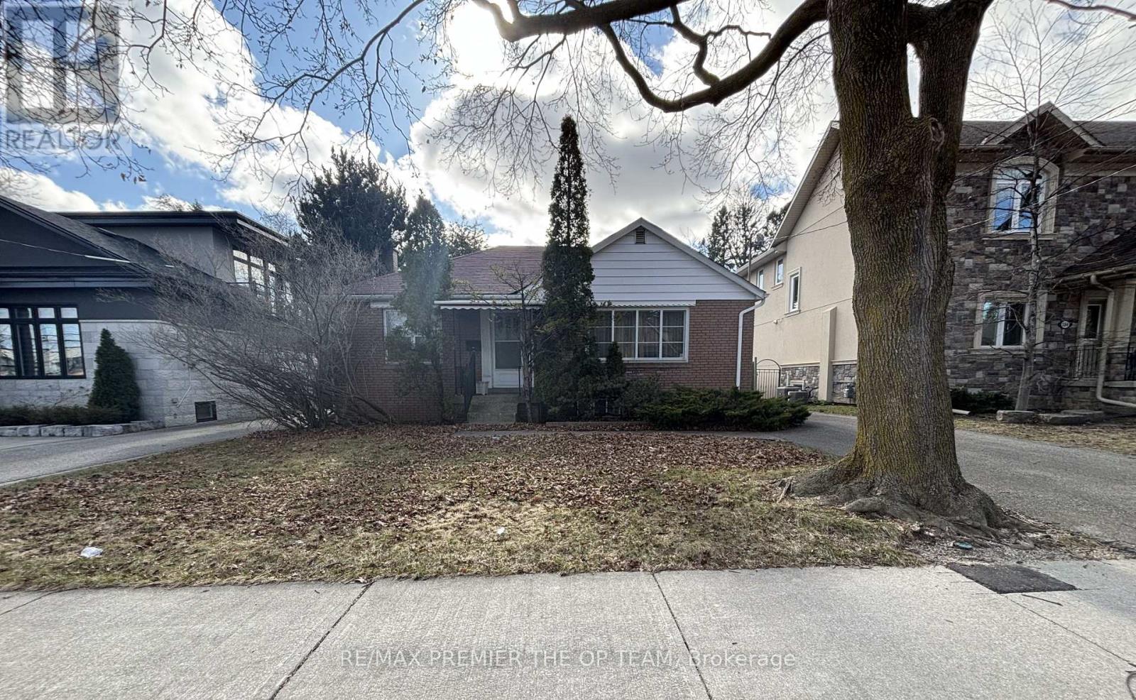 148 Martin Grove Rd, Toronto, ON M9B 4K9