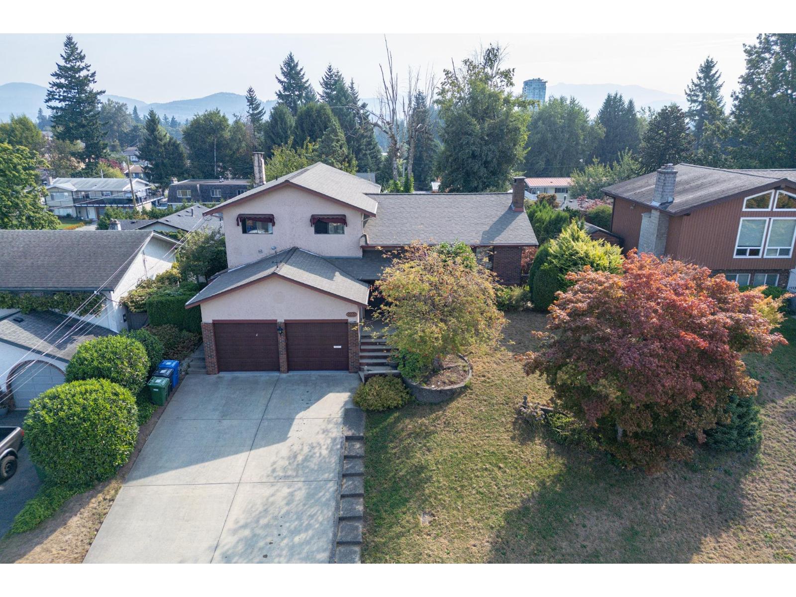 2272 Bevan Cres, Abbotsford, BC V2T 3Z5