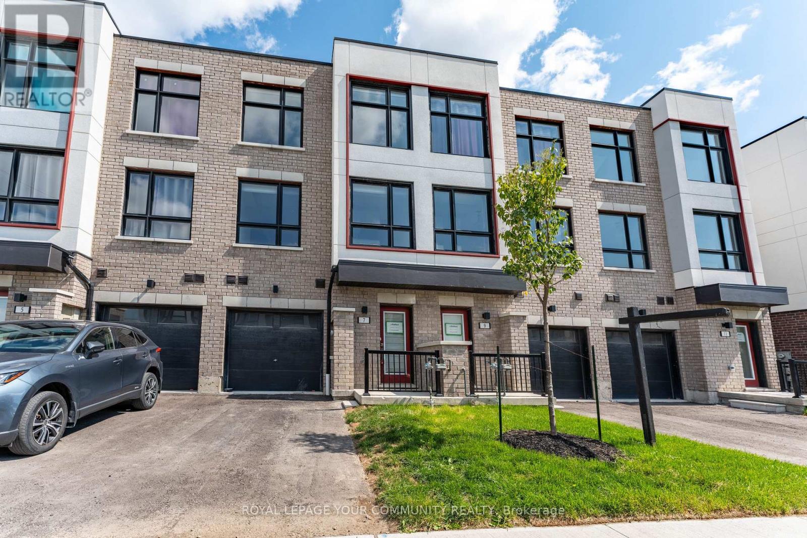 7 Pegler St, Ajax, ON L1S 7M3