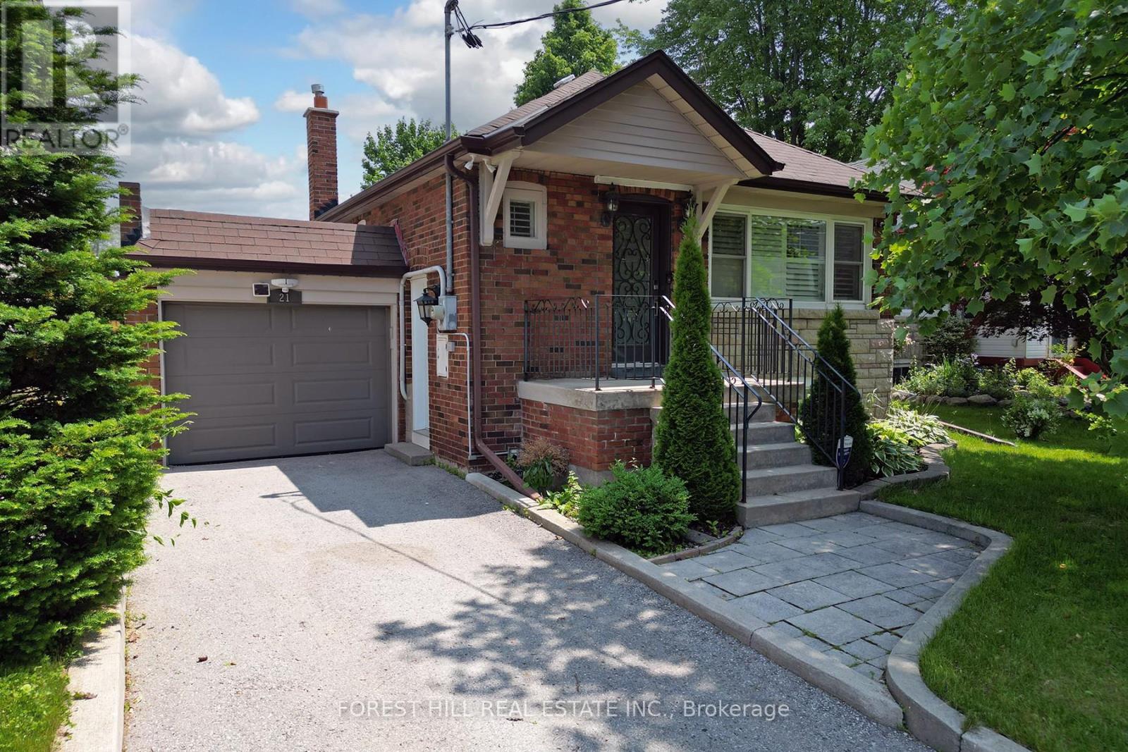 21 Presteign Ave, Toronto, ON M4B 3A9