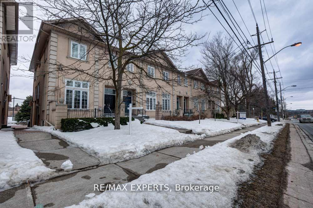 3348 Bayview Ave M Ave, Toronto Newtonbrook East, ON M2M 3R9