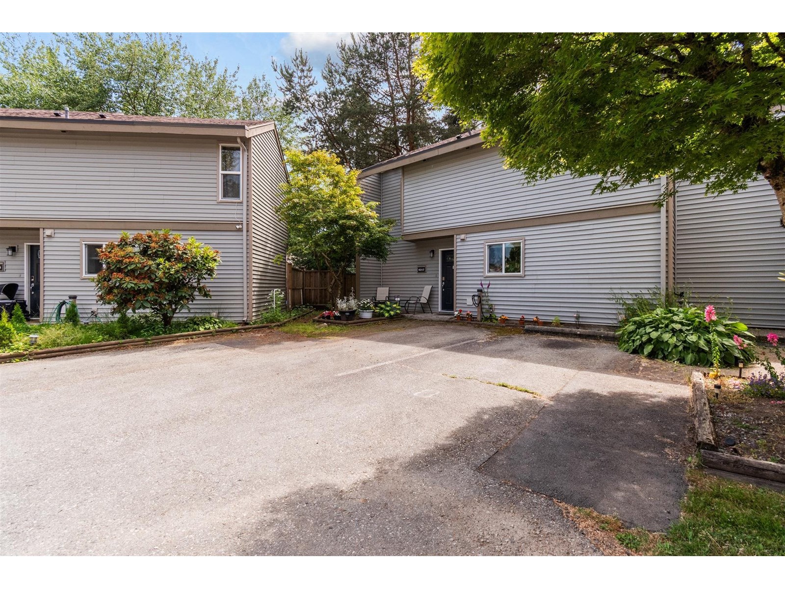 6217 E Greenside Dr, Surrey, BC V3S 5M8